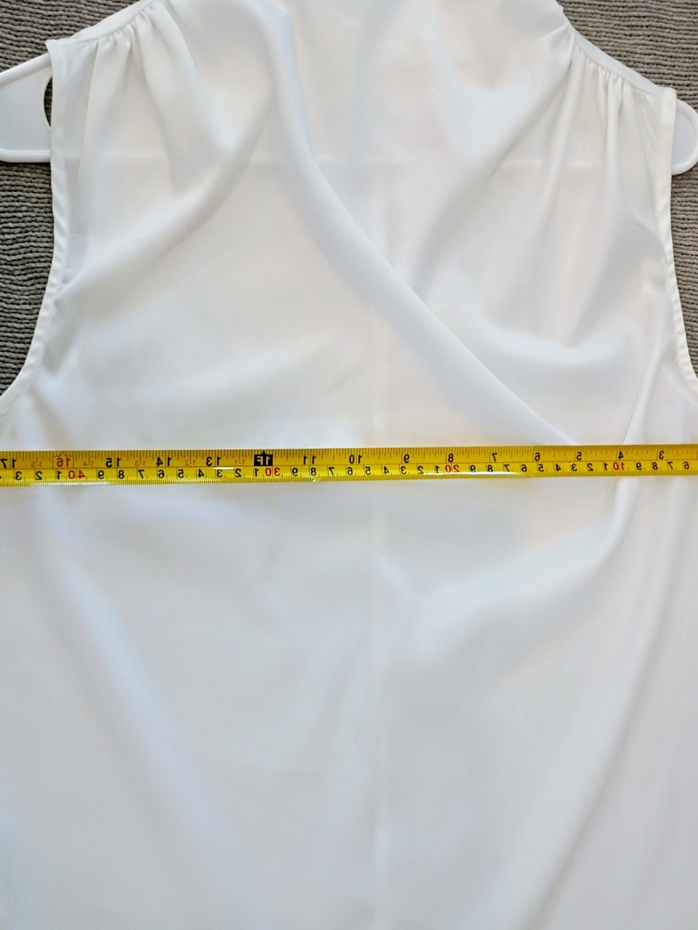Another Sleeveless Hight Degaje Women Silky White, 3 Botton Back losure, Small - Picture 8 of 9